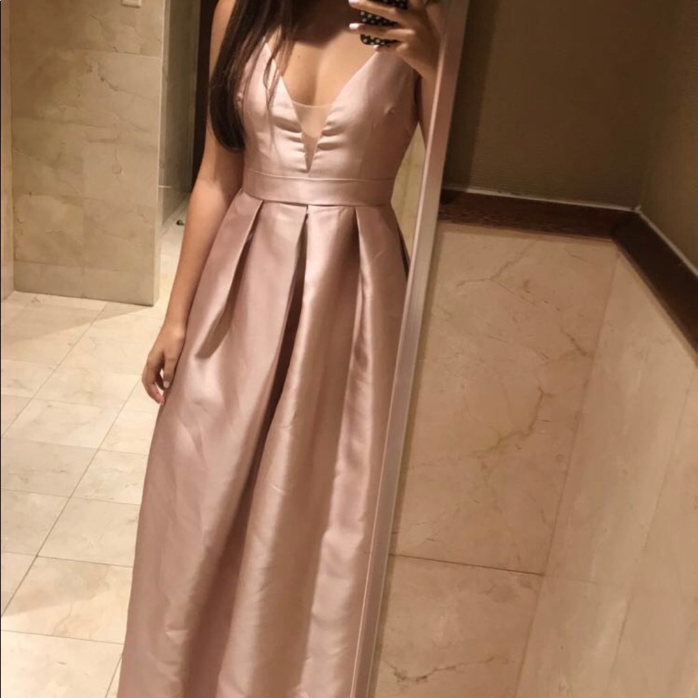 Beautiful dress for proms, weddings or galas